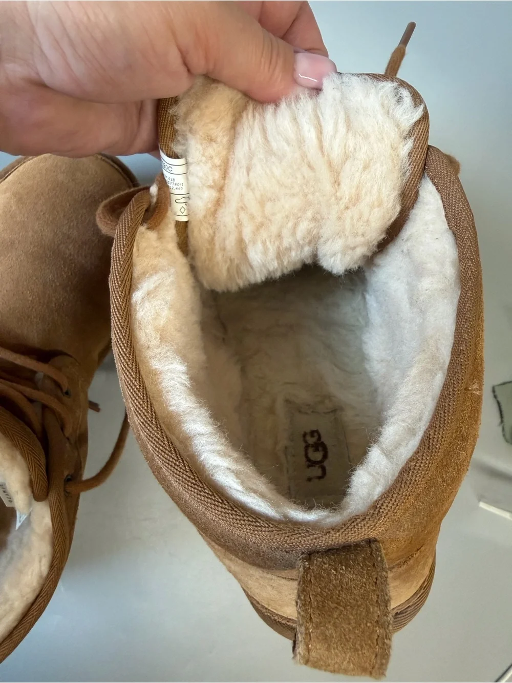 UGG Neumel Chukka Boots Men, Sherpa Lined, Lace Up Chestnut Size 9
